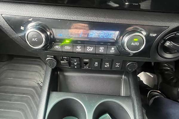 2017 Toyota Hilux SR5 GUN126R 4X4