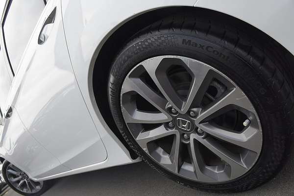 2017 Honda Accord VTi-L 9th Gen