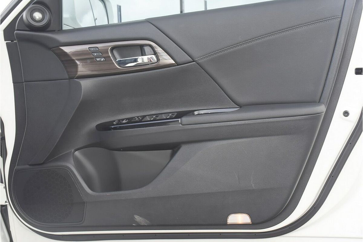 2017 Honda Accord VTi-L 9th Gen