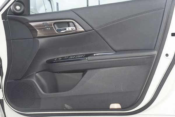 2017 Honda Accord VTi-L 9th Gen