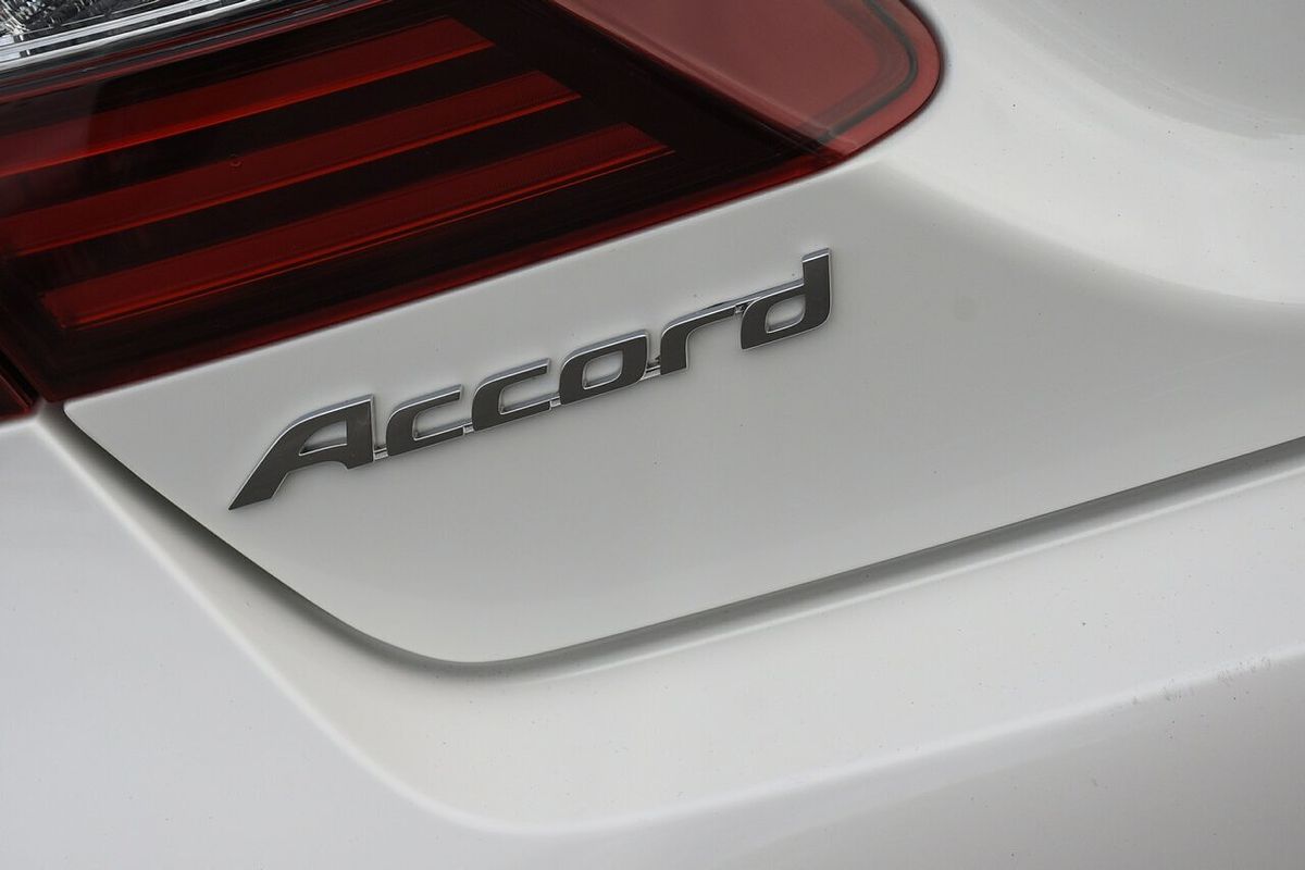 2017 Honda Accord VTi-L 9th Gen