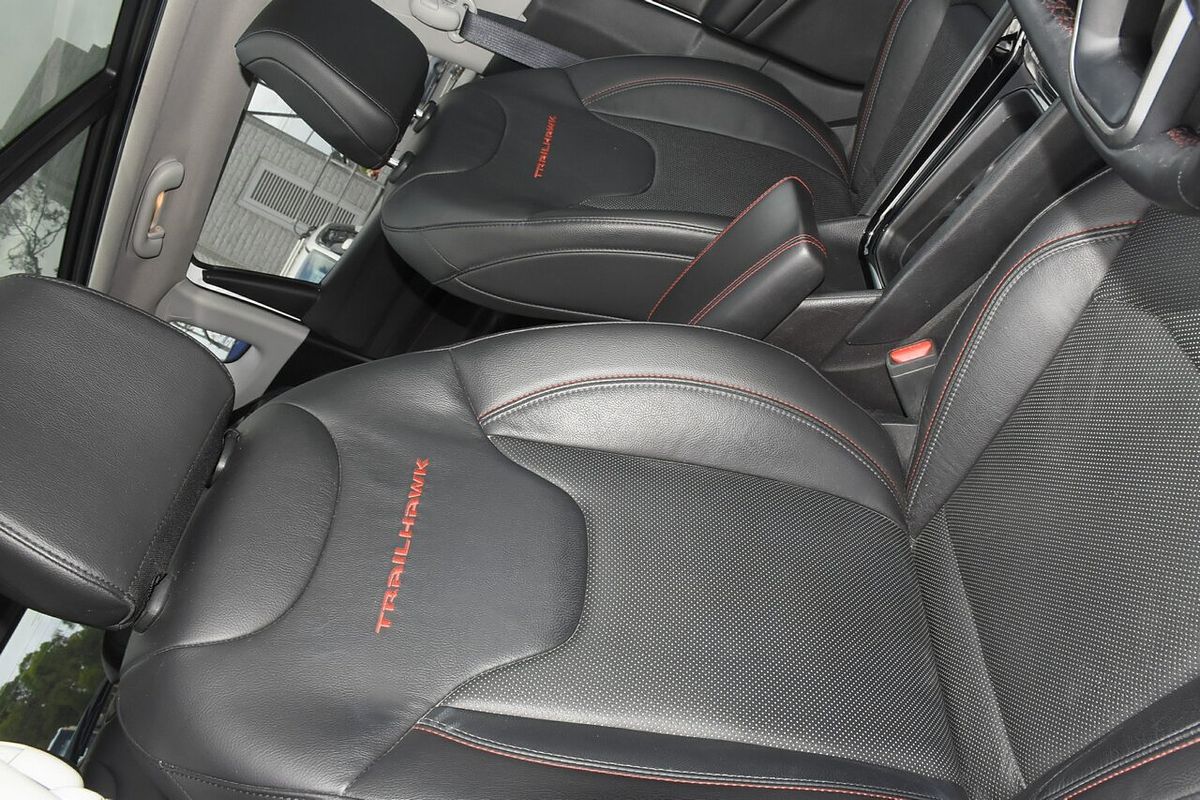 2022 Jeep Compass Trailhawk M6