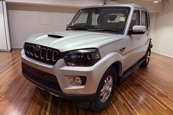 2023 Mahindra PIK-UP S11 4X4