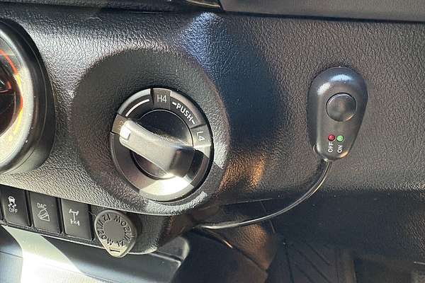 2019 Toyota Hilux SR GUN126R 4X4
