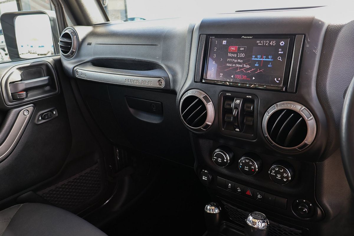 2018 Jeep Wrangler Unlimited Sport JK
