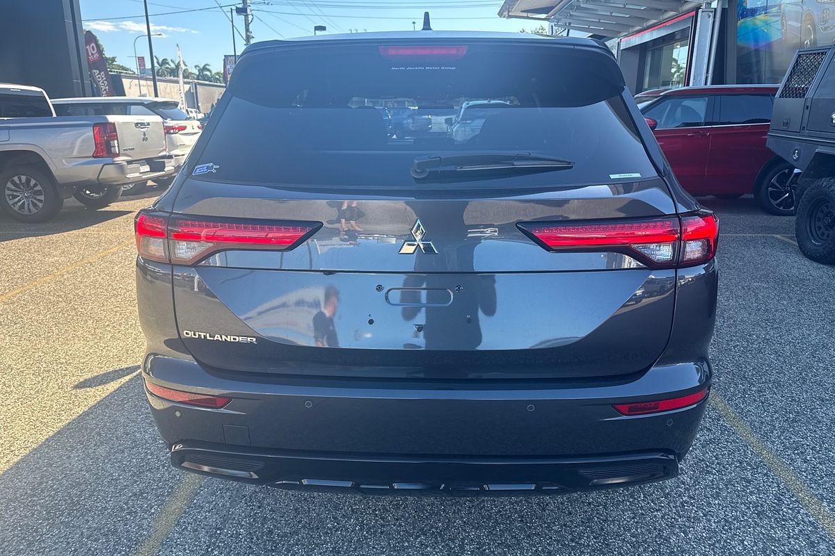 2024 Mitsubishi Outlander Black Edition ZM
