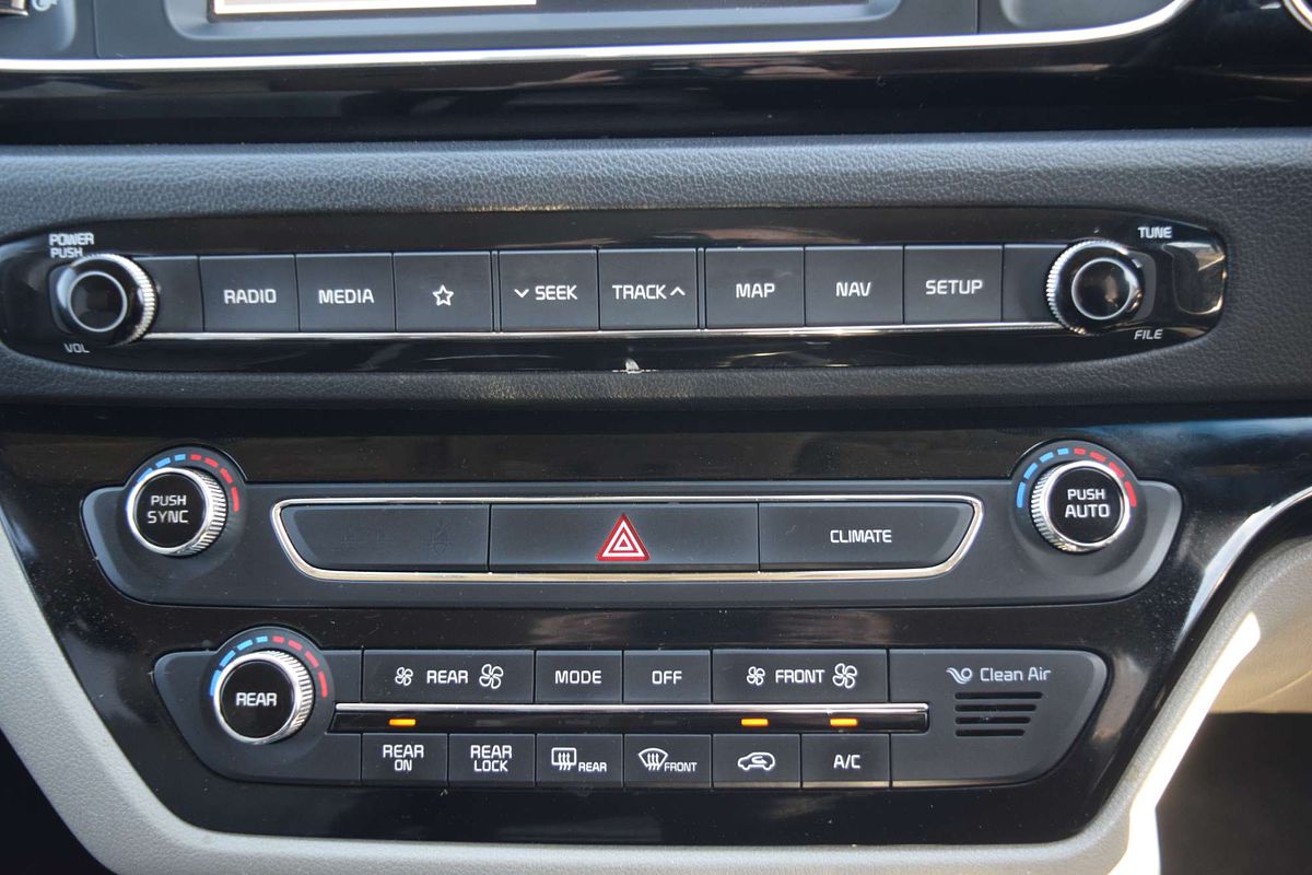 2018 Kia Carnival SLi YP