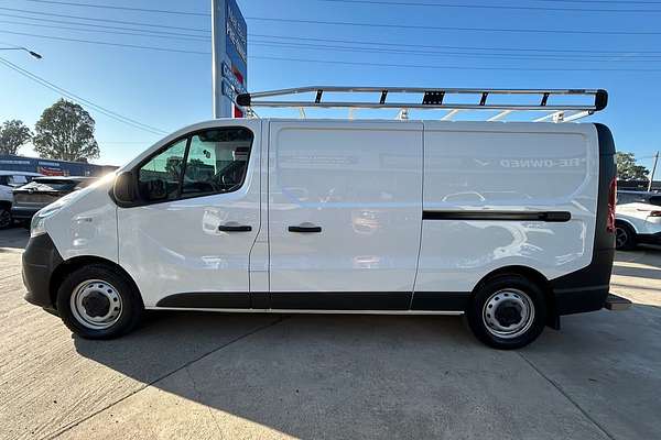 2022 Mitsubishi Express GLX SN SWB
