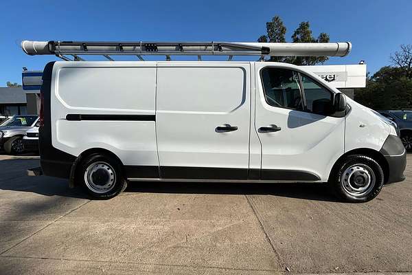 2022 Mitsubishi Express GLX SN SWB