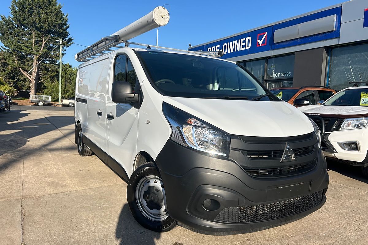 2022 Mitsubishi Express GLX SN SWB