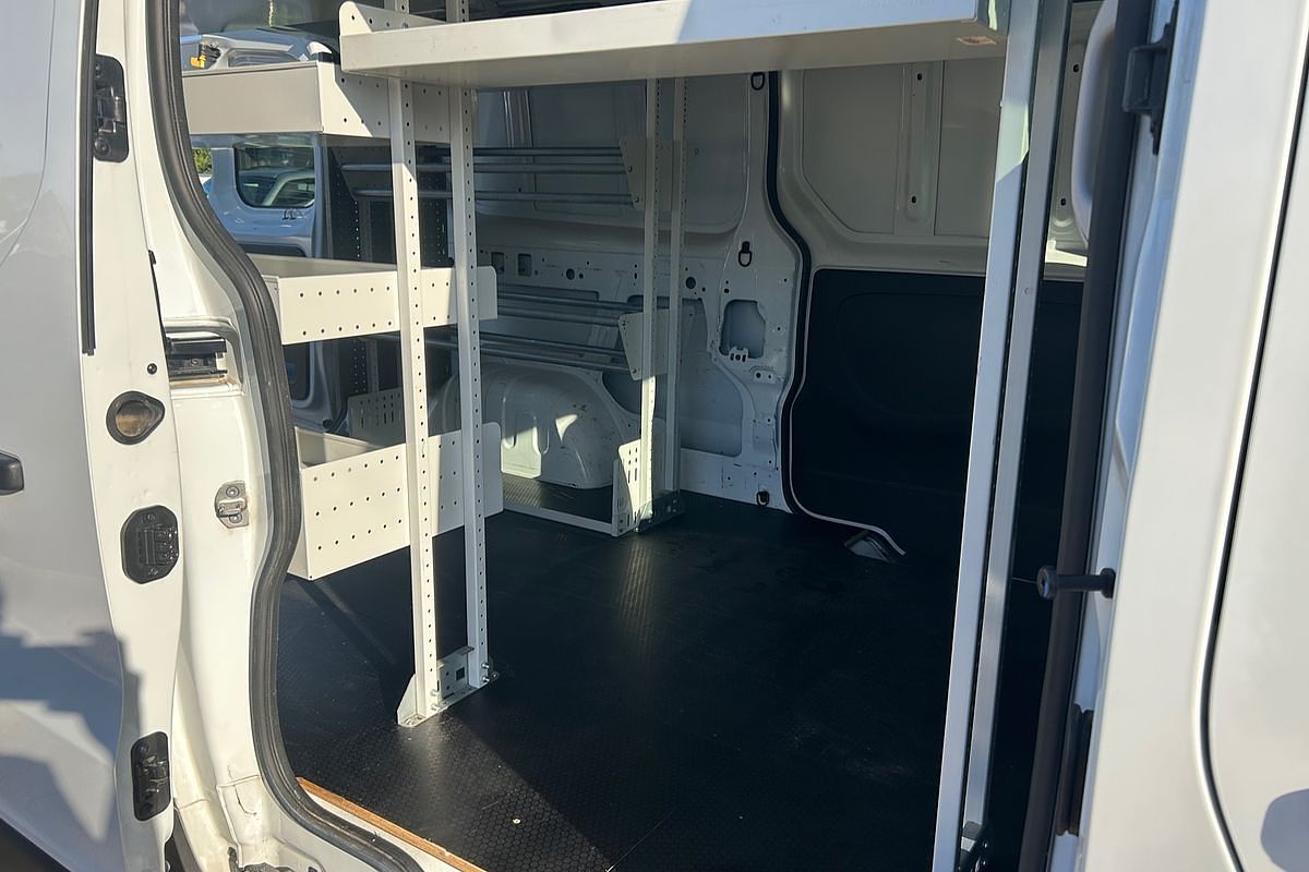 2022 Mitsubishi Express GLX SN SWB