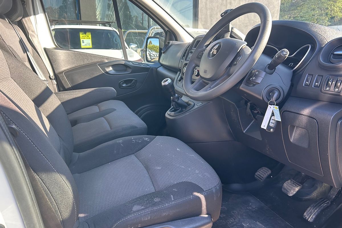 2022 Mitsubishi Express GLX SN SWB