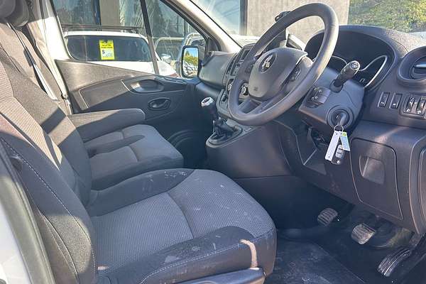 2022 Mitsubishi Express GLX SN SWB
