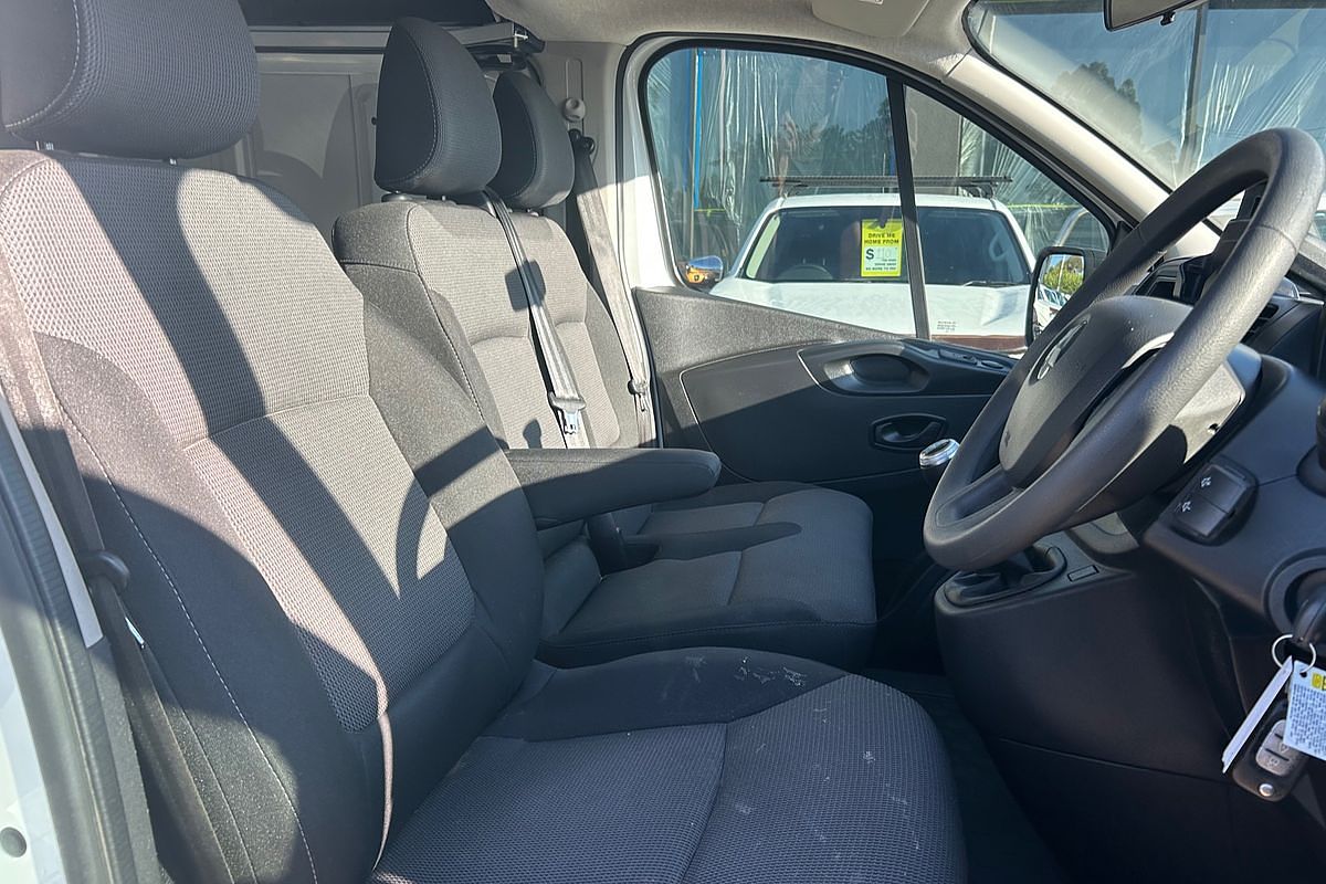 2022 Mitsubishi Express GLX SN SWB