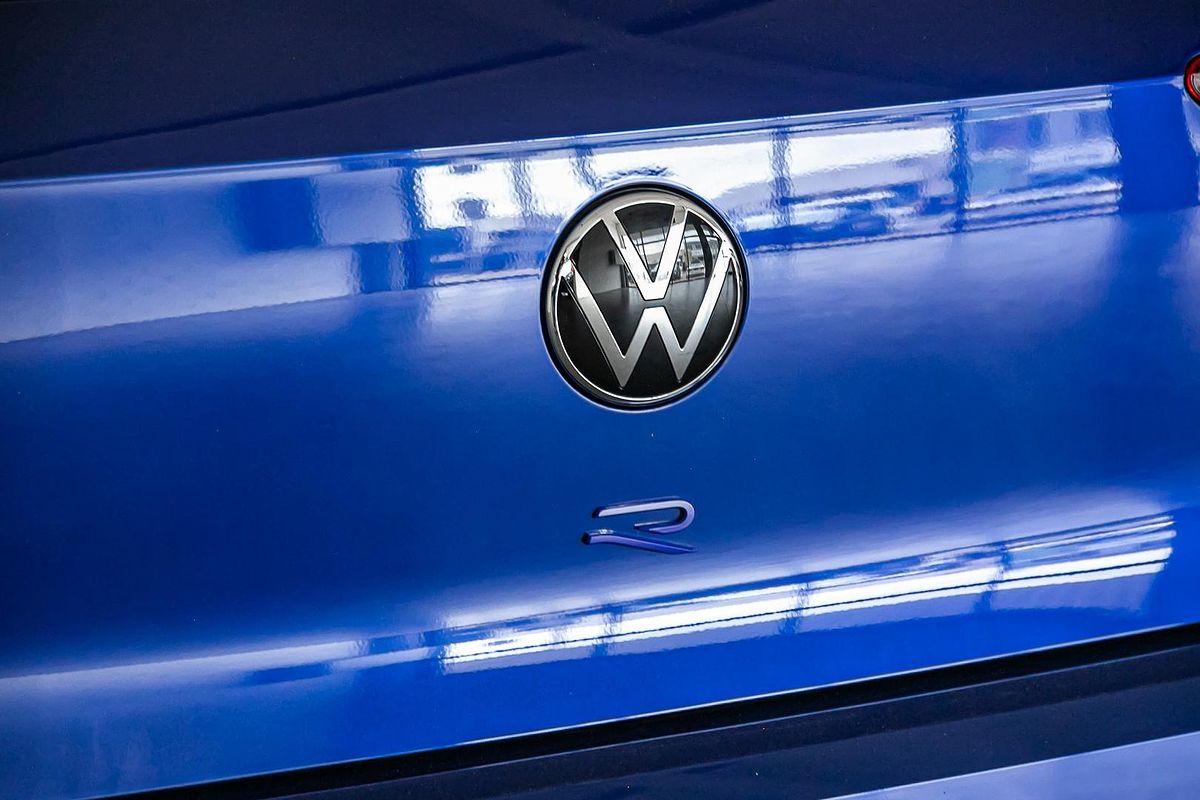 2023 Volkswagen Golf R 20 Years 8