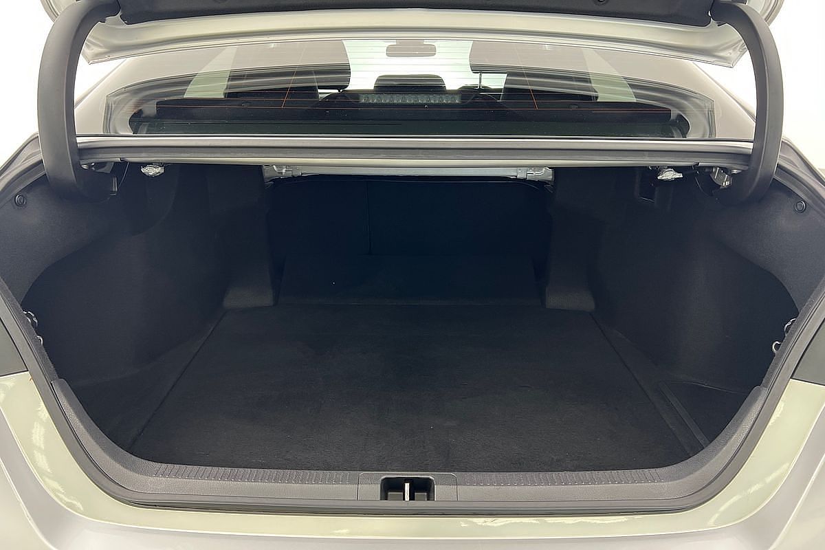 2022 Toyota Camry Ascent Sport AXVH70R