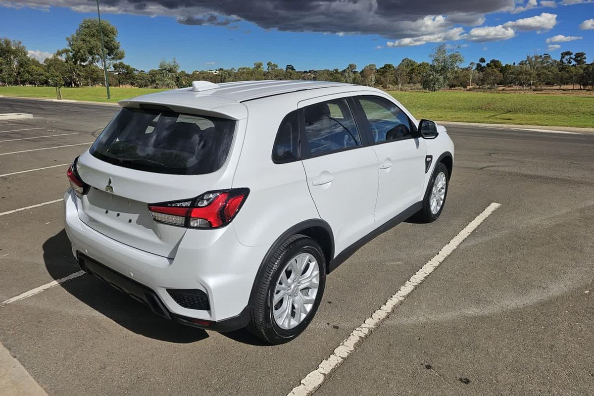 2024 Mitsubishi ASX ES XD