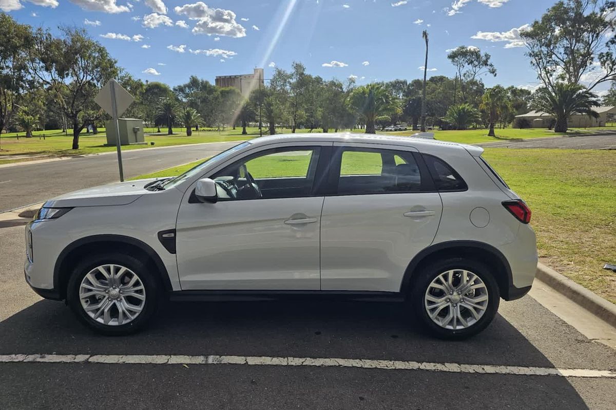 2024 Mitsubishi ASX ES XD