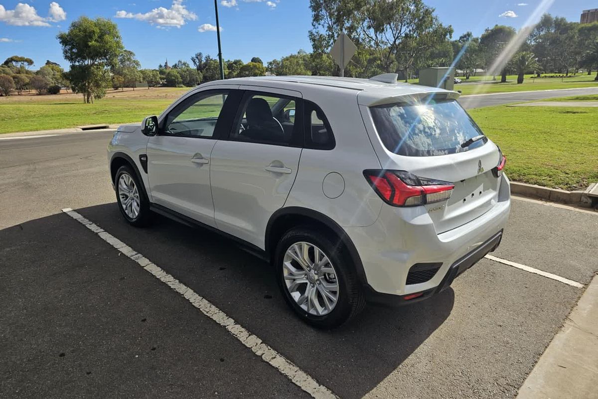2024 Mitsubishi ASX ES XD