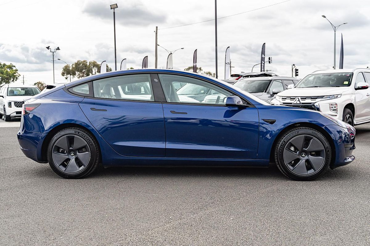 2022 Tesla Model 3 Rear-Wheel Drive