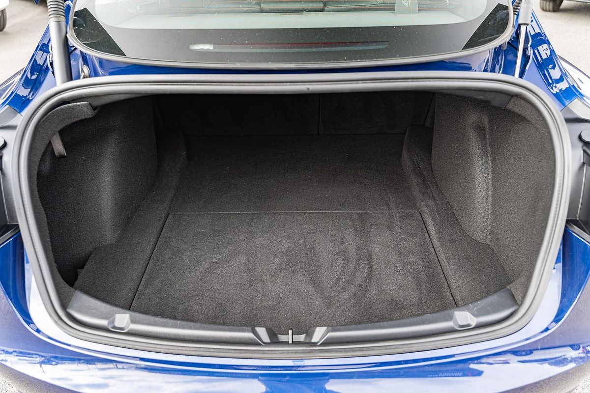 2022 Tesla Model 3 Rear-Wheel Drive