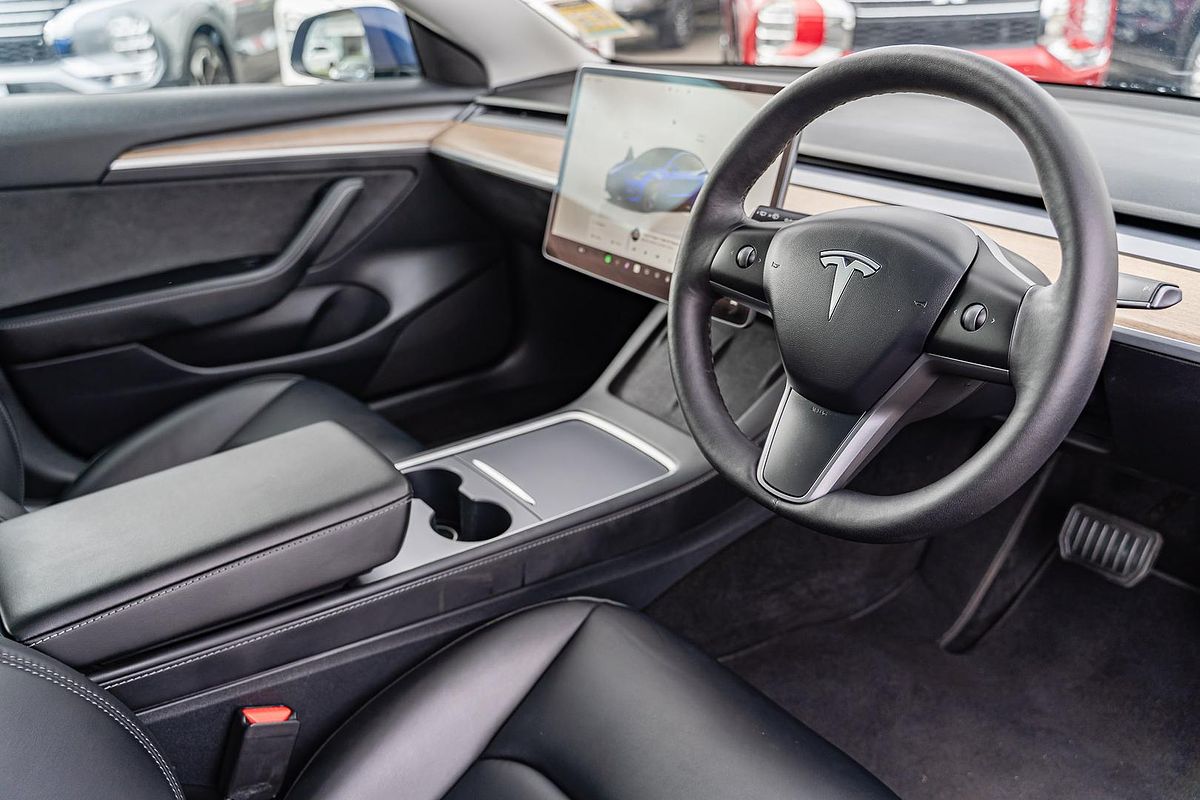 2022 Tesla Model 3 Rear-Wheel Drive