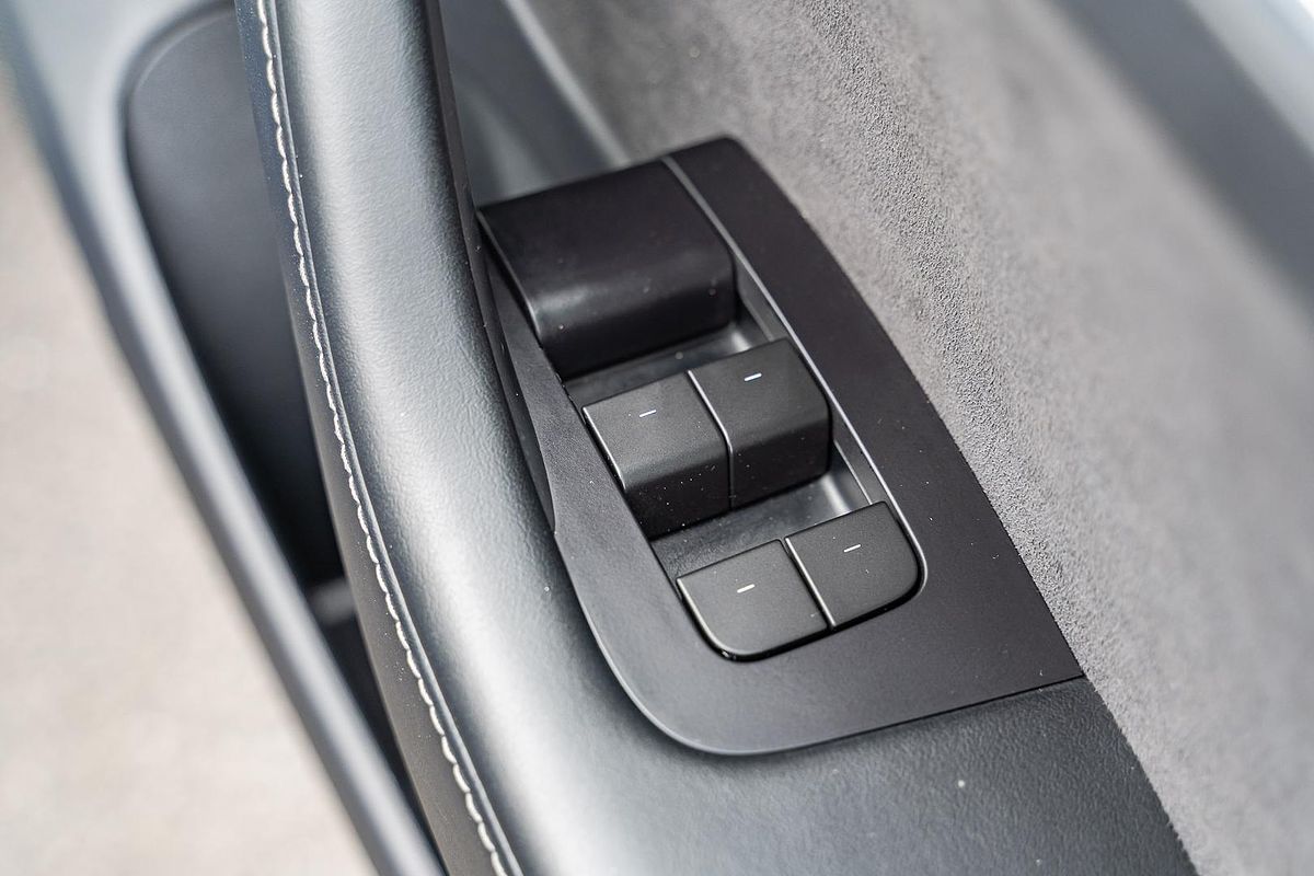 2022 Tesla Model 3 Rear-Wheel Drive