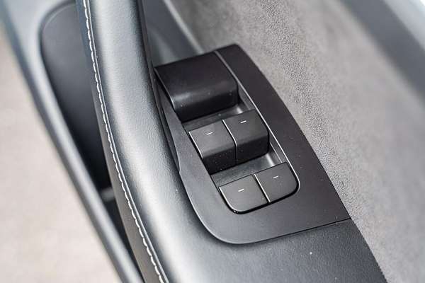 2022 Tesla Model 3 Rear-Wheel Drive