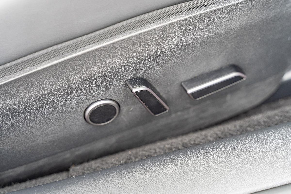 2022 Tesla Model 3 Rear-Wheel Drive