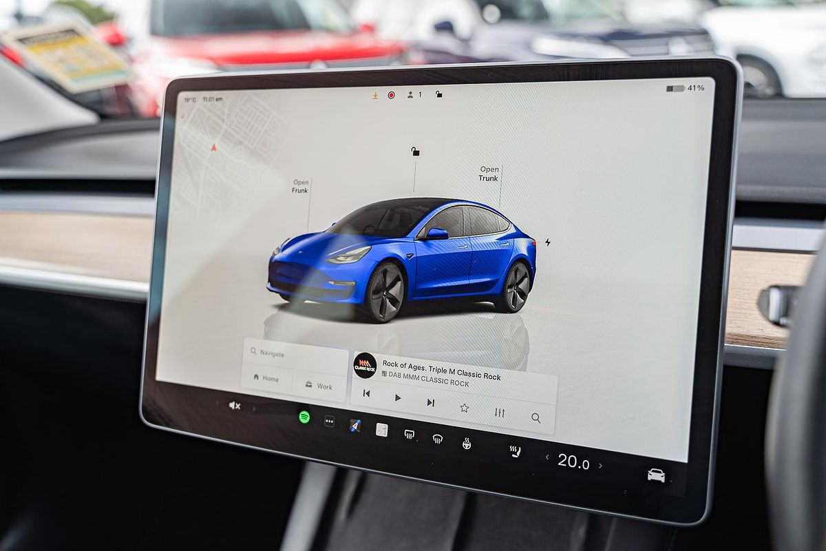 2022 Tesla Model 3 Rear-Wheel Drive