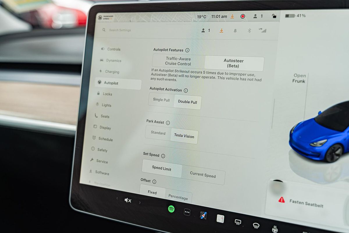 2022 Tesla Model 3 Rear-Wheel Drive