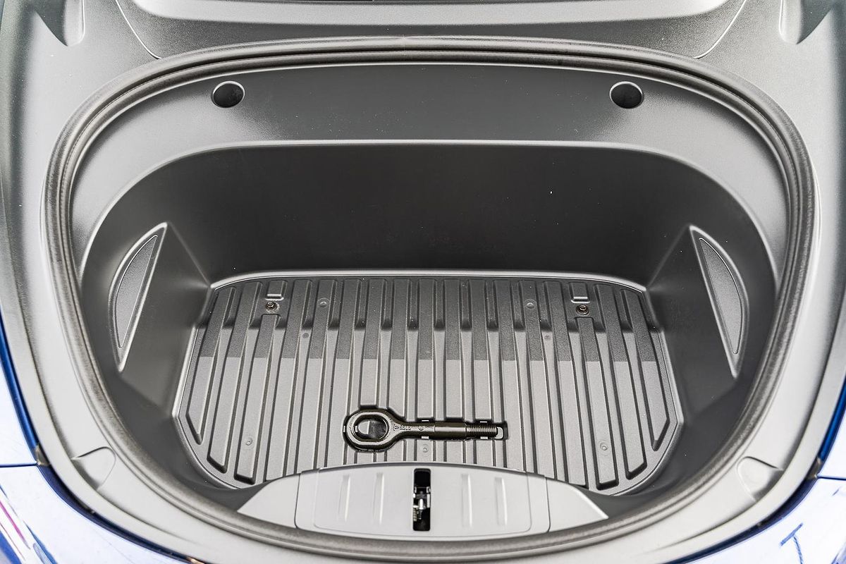 2022 Tesla Model 3 Rear-Wheel Drive