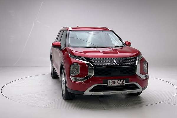 2024 Mitsubishi Outlander LS ZM
