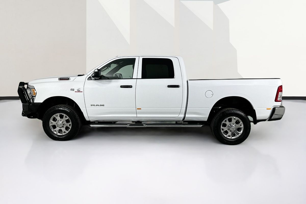 Vehicle photo 5