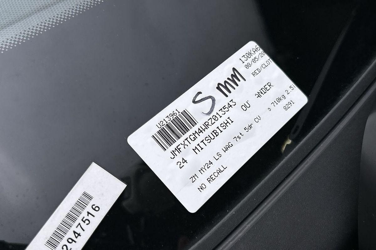2024 Mitsubishi Outlander LS ZM