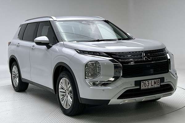 2024 Mitsubishi Outlander LS ZM