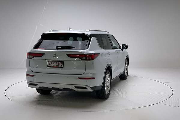 2024 Mitsubishi Outlander LS ZM