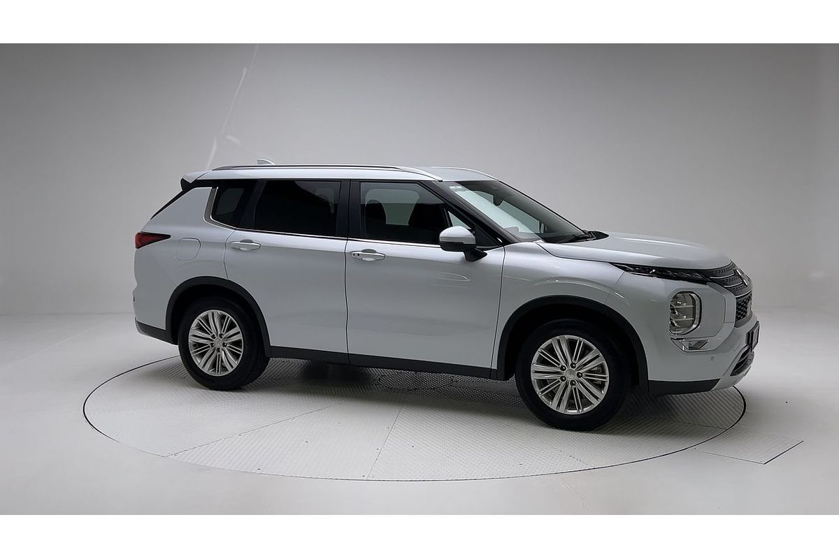 2024 Mitsubishi Outlander LS ZM