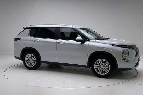 2024 Mitsubishi Outlander LS ZM