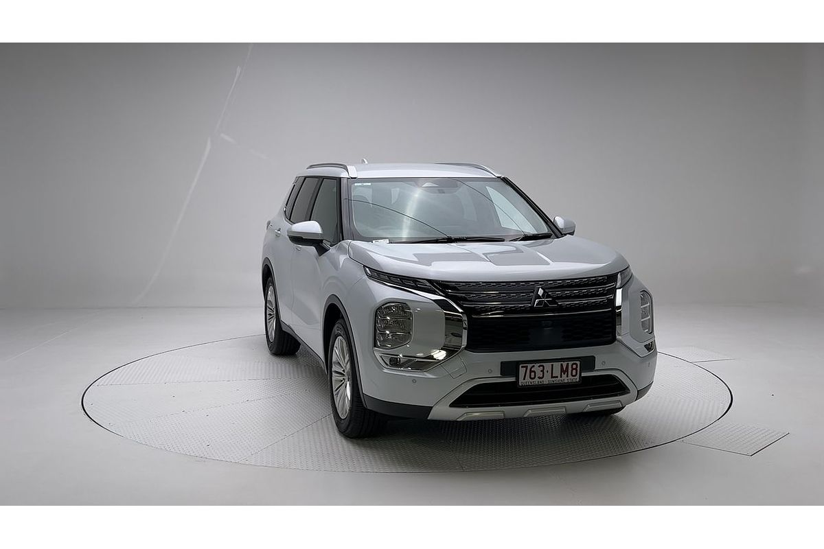 2024 Mitsubishi Outlander LS ZM