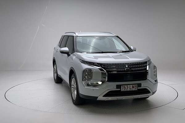 2024 Mitsubishi Outlander LS ZM