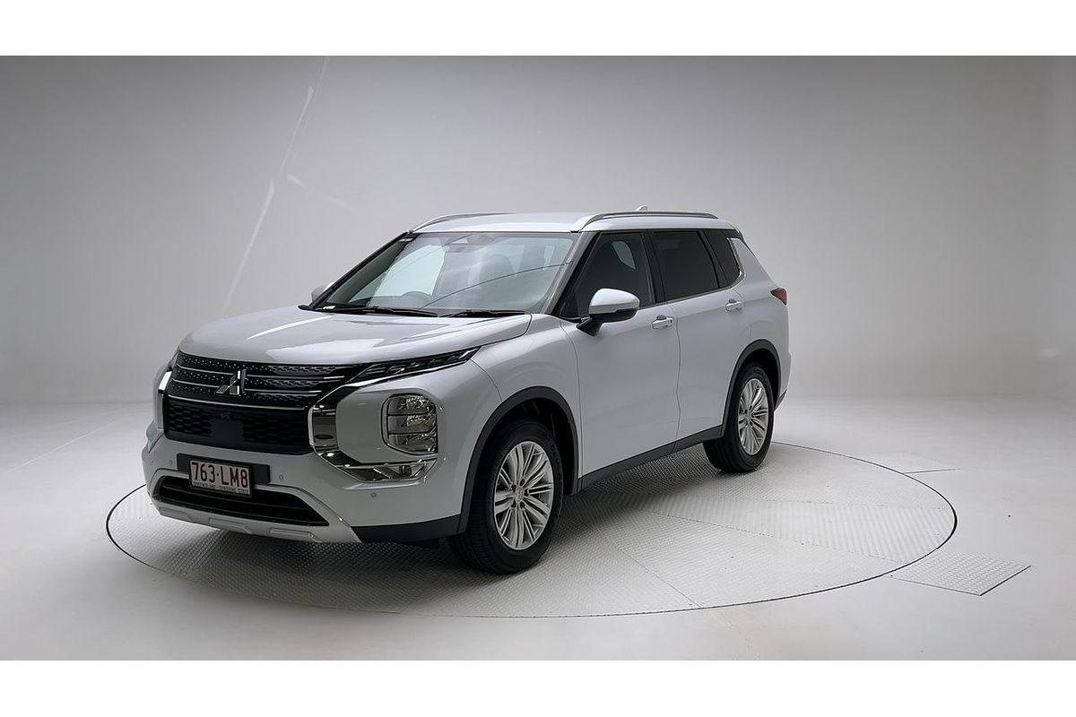 2024 Mitsubishi Outlander LS ZM
