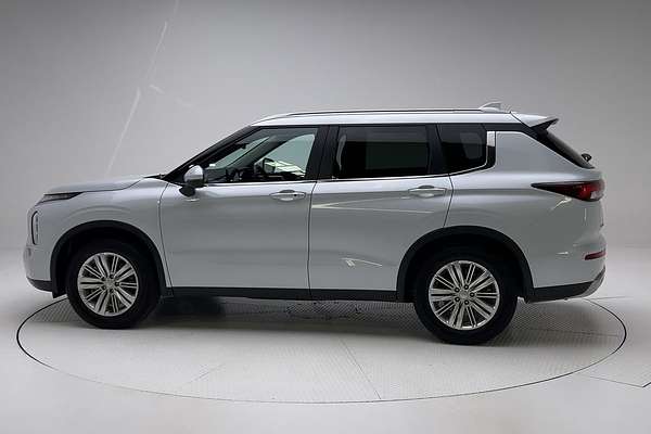 2024 Mitsubishi Outlander LS ZM