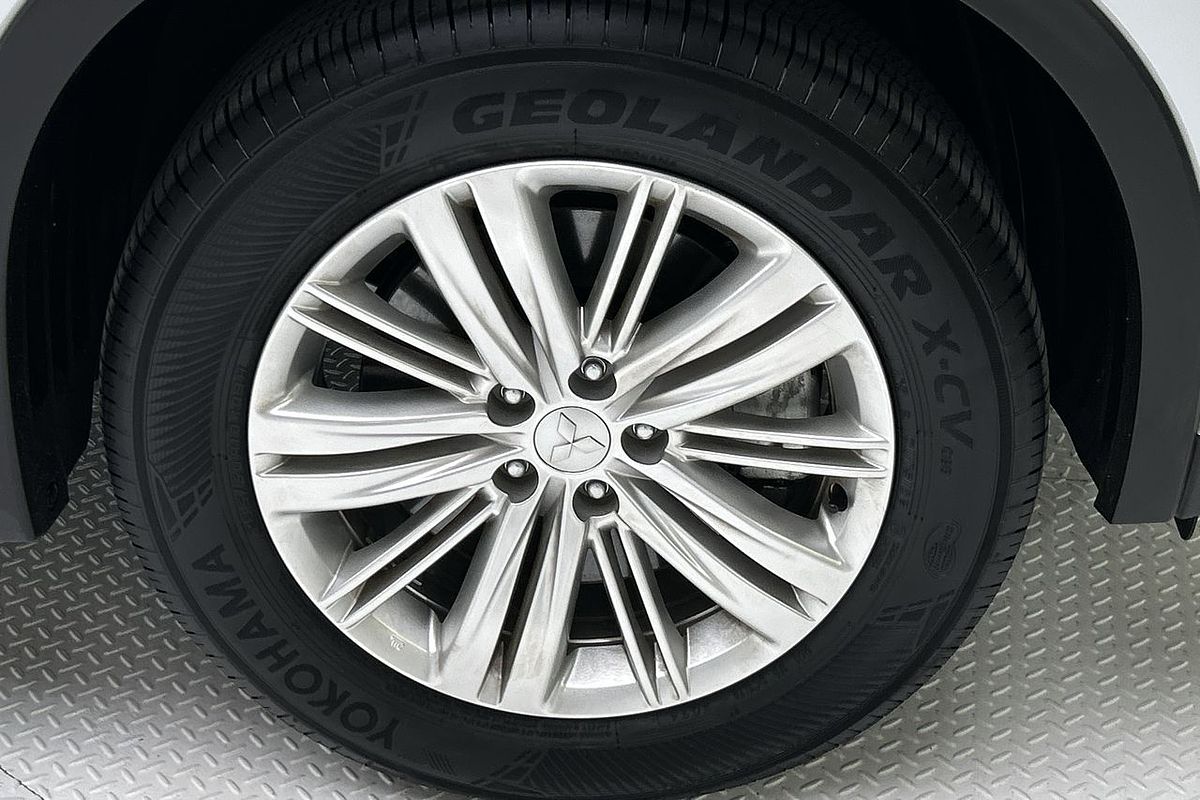 2024 Mitsubishi Outlander LS ZM
