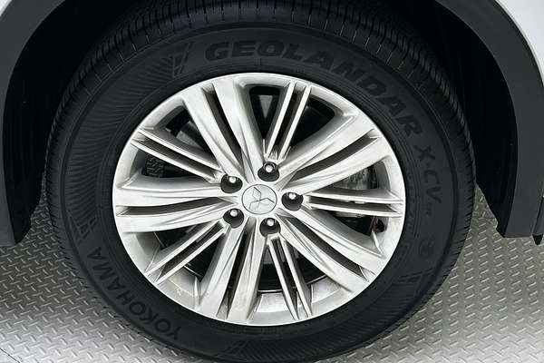 2024 Mitsubishi Outlander LS ZM