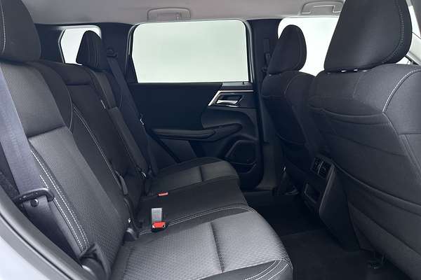 2024 Mitsubishi Outlander LS ZM