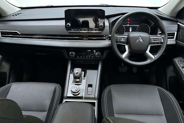 2024 Mitsubishi Outlander LS ZM