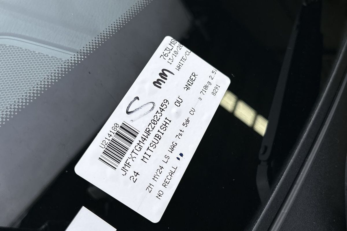 2024 Mitsubishi Outlander LS ZM