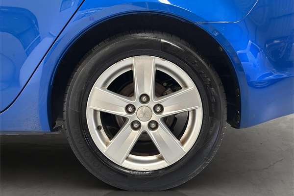 2014 Mitsubishi Lancer LS CJ