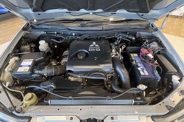 2014 Mitsubishi Triton GLX-R MN 4X4